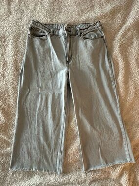 Abercrombie & Fitch Crop Wide Leg High Rise Jean